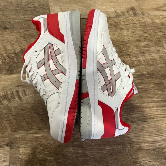 New in box - ASICS EX89 10.5 Sneaker - Picture 2 of 5